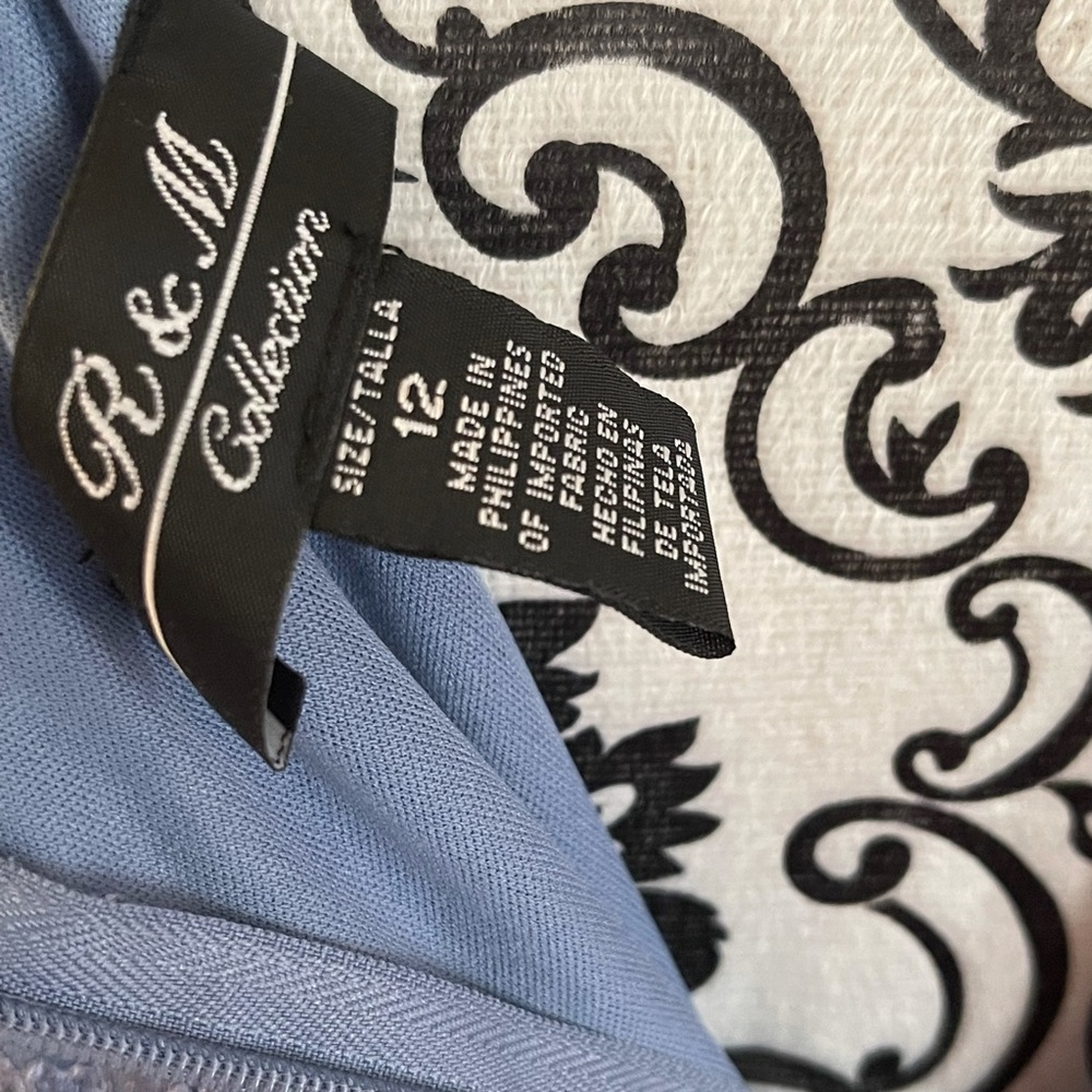 Beautiful women’s dress, size 12 - Picture 11 of 11
